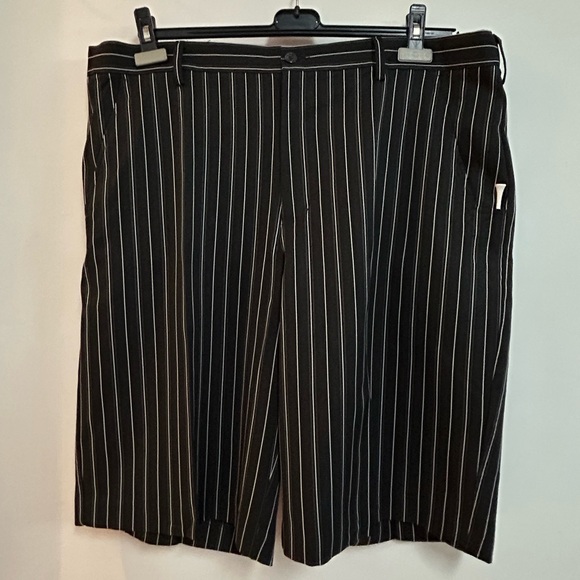 IZOD Golf Shorts - Picture 1 of 7